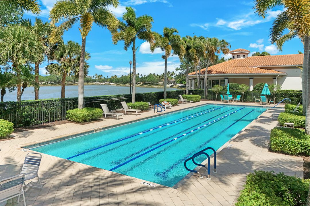4922 Kingston Way, Naples, FL 34119