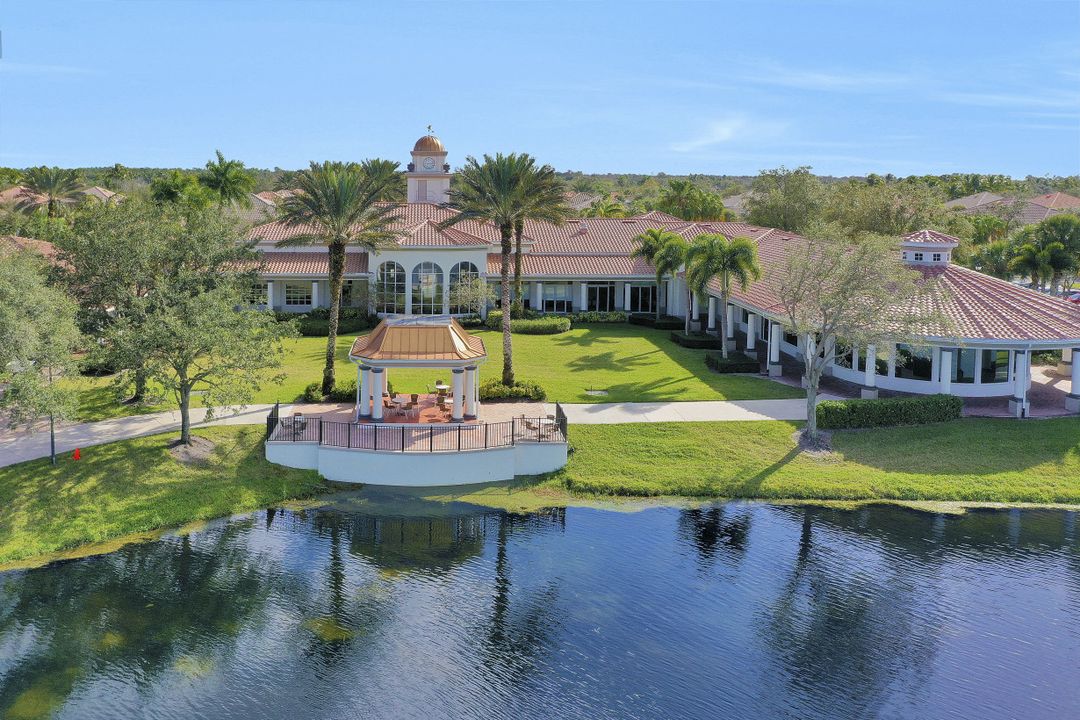 4922 Kingston Way, Naples, FL 34119