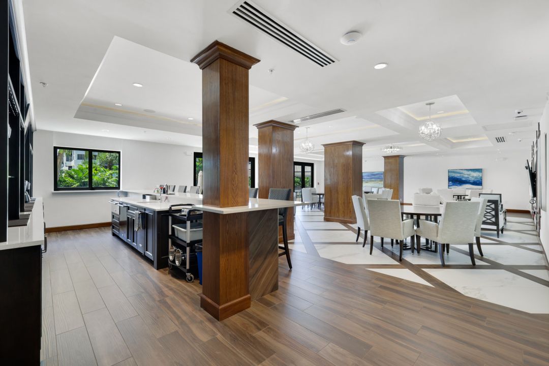 6075 Pelican Bay Blvd #1101, Naples, FL 34108