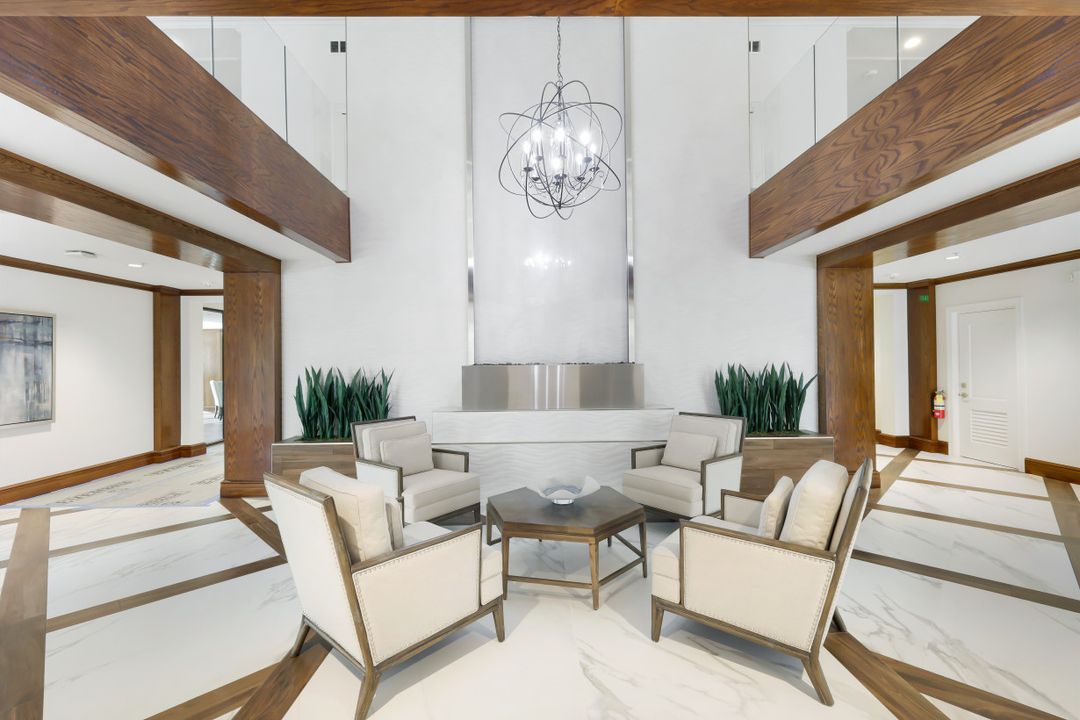 6075 Pelican Bay Blvd #1101, Naples, FL 34108