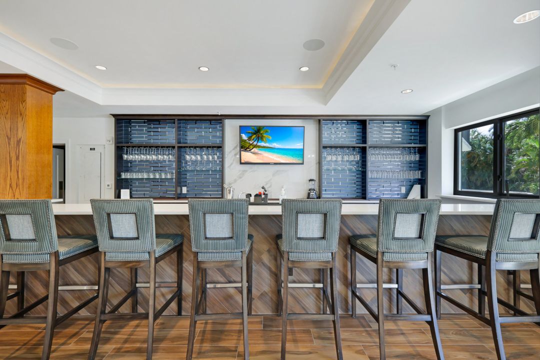 6075 Pelican Bay Blvd #1101, Naples, FL 34108