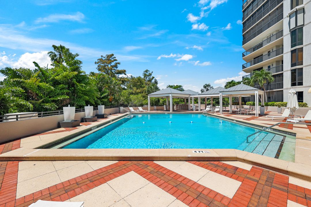 6075 Pelican Bay Blvd #1101, Naples, FL 34108