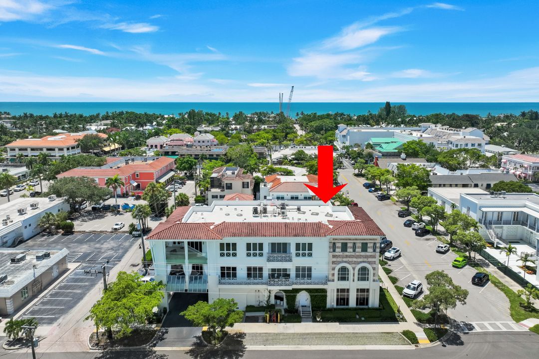 382 12th Ave S, Naples, FL 34102