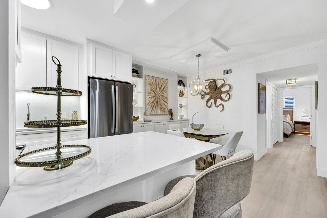 1100 Gulf Shore Blvd N #108, Naples, FL 34102