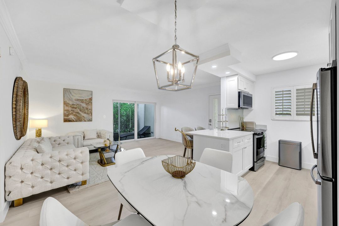 1100 Gulf Shore Blvd N #108, Naples, FL 34102