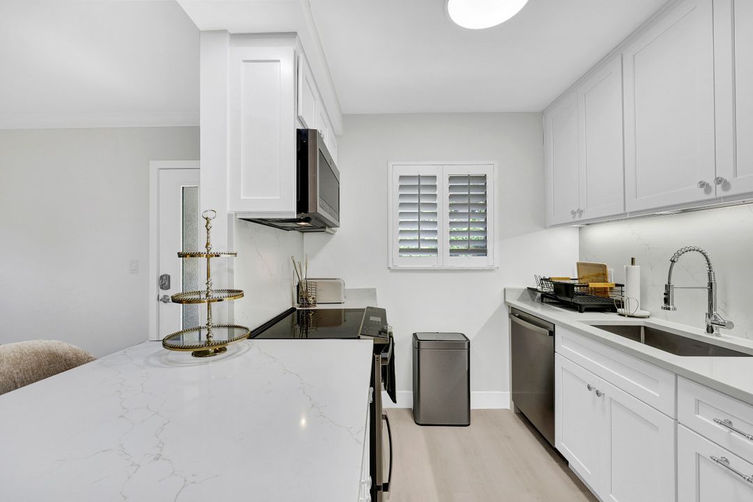1100 Gulf Shore Blvd N #108, Naples, FL 34102