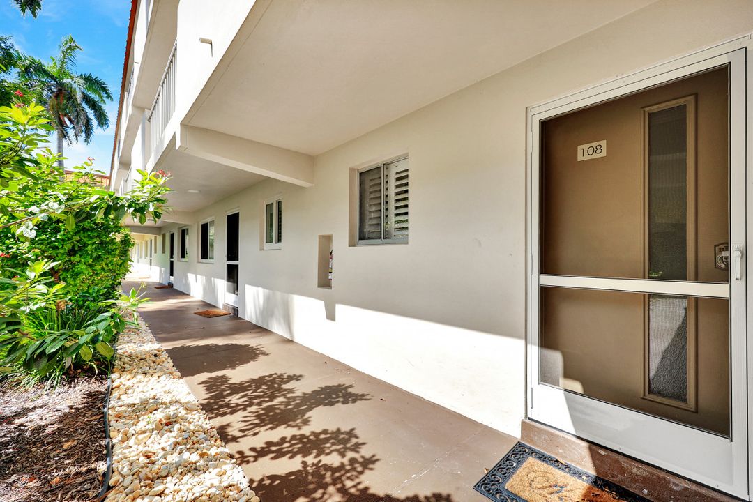 1100 Gulf Shore Blvd N #108, Naples, FL 34102
