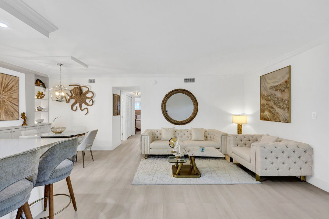 1100 Gulf Shore Blvd N #108, Naples, FL 34102