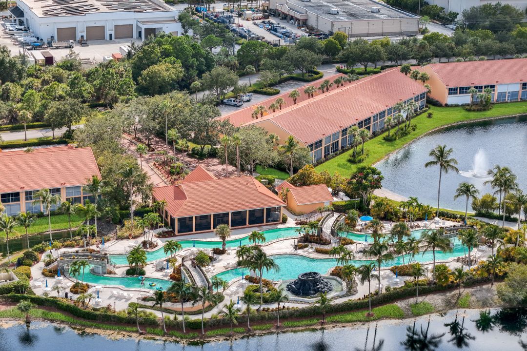 6720 Beach Resort Dr #10, Naples, FL 34114