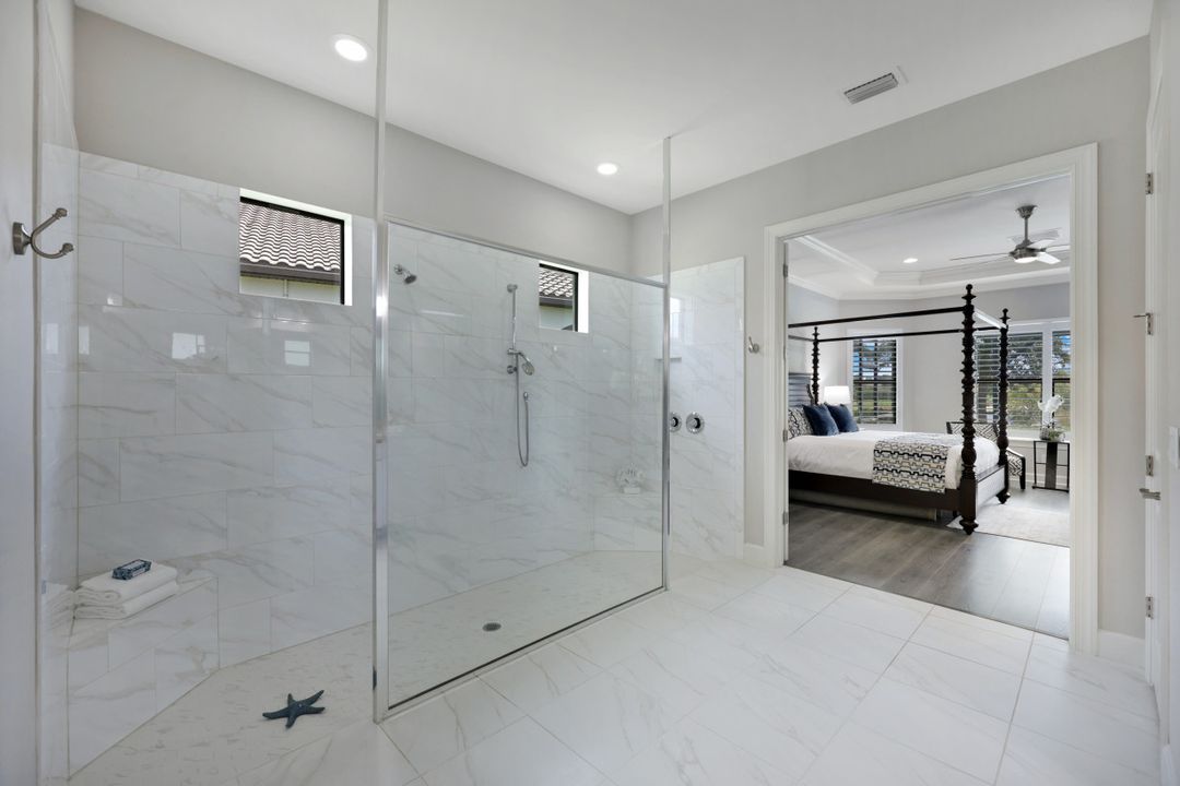 9408 Rapallo St, Naples, FL 34119