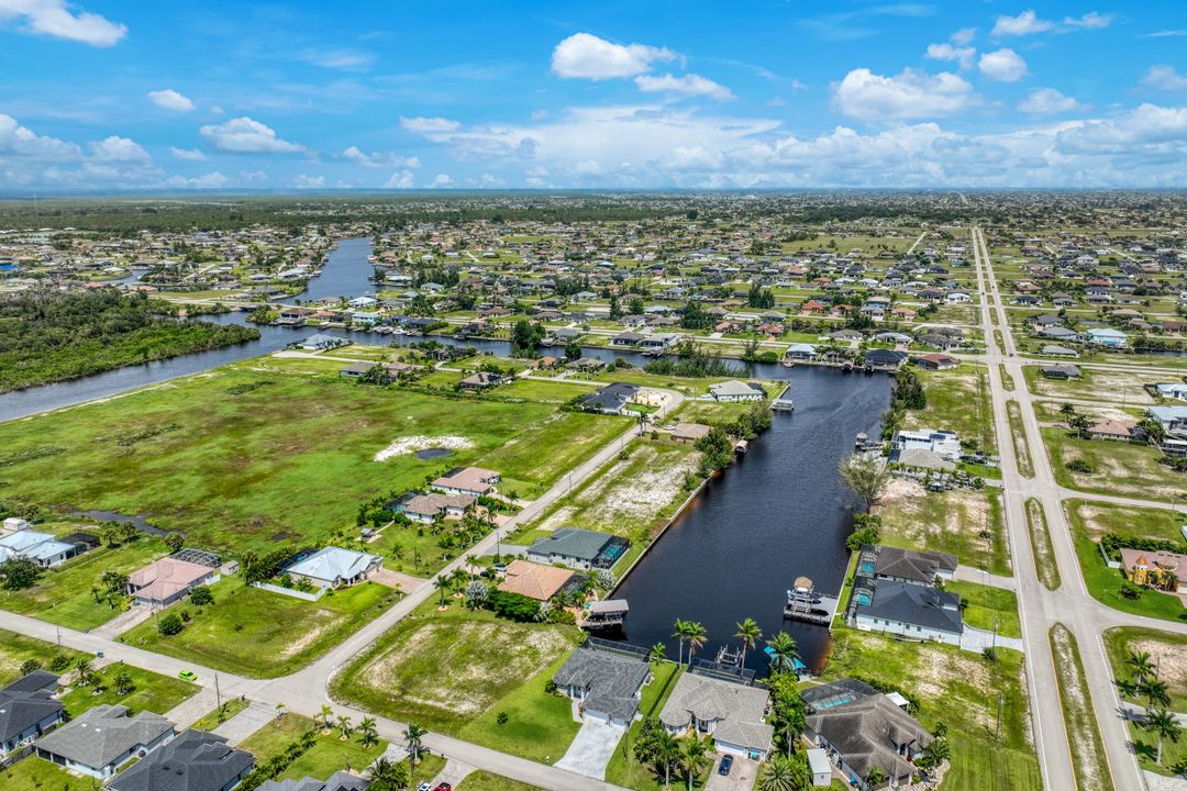 1613 NW 42nd Pl, Cape Coral, FL 33993
