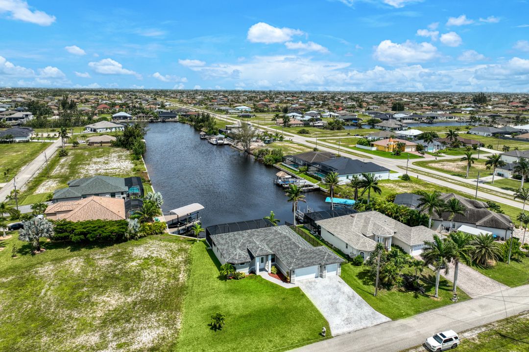 1613 NW 42nd Pl, Cape Coral, FL 33993