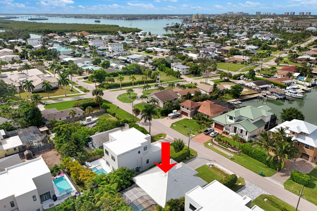 109 W Hilo St, Naples, FL 34113
