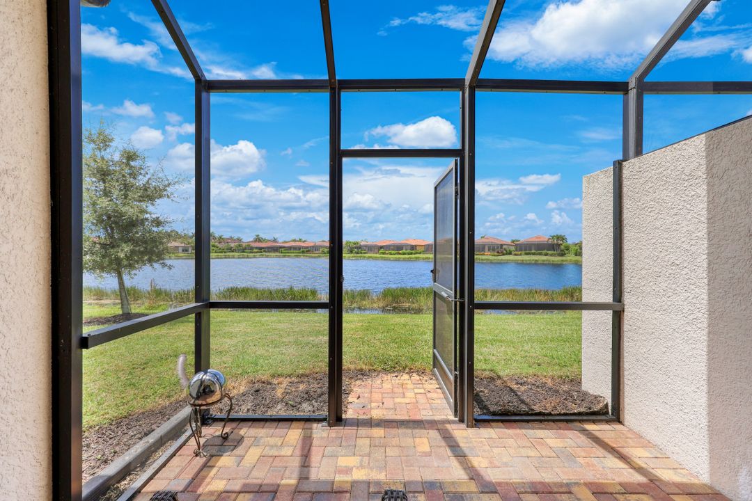 1459 Oceania Dr, Naples, FL 34113