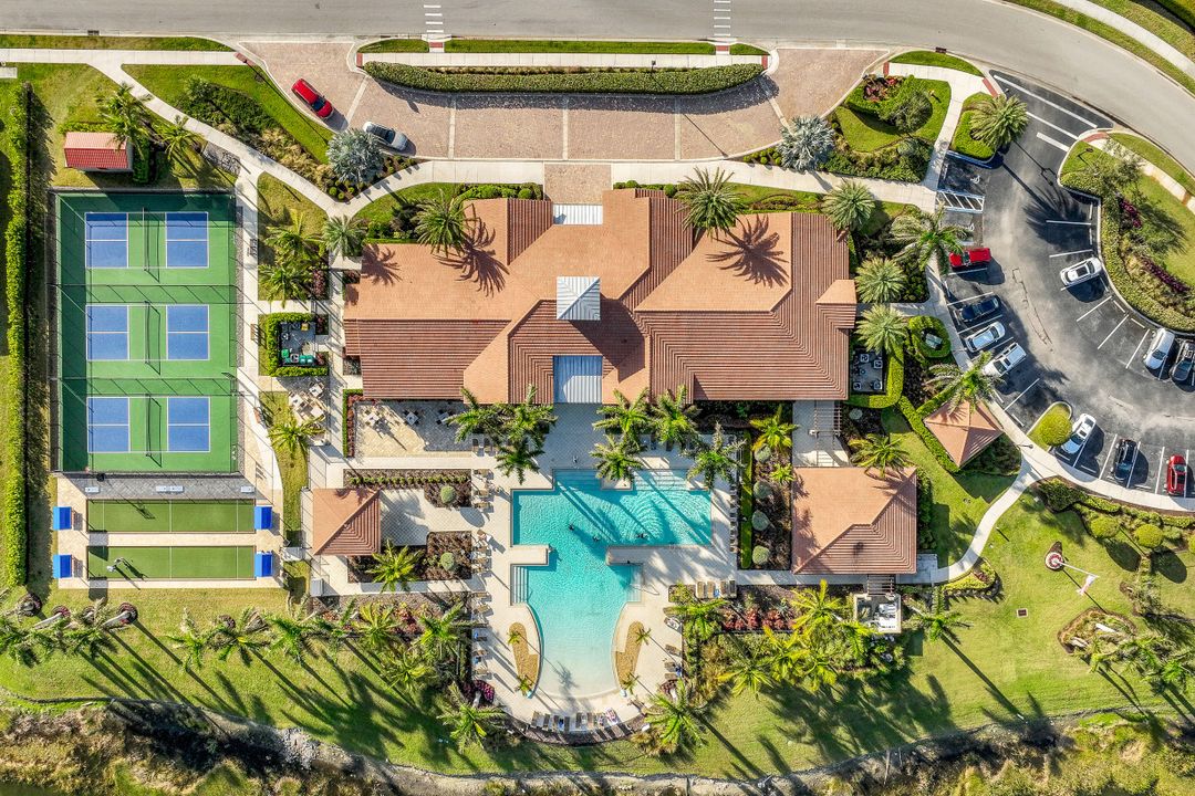 1459 Oceania Dr, Naples, FL 34113