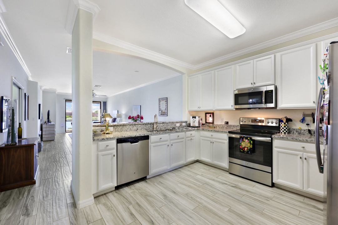 1459 Oceania Dr, Naples, FL 34113