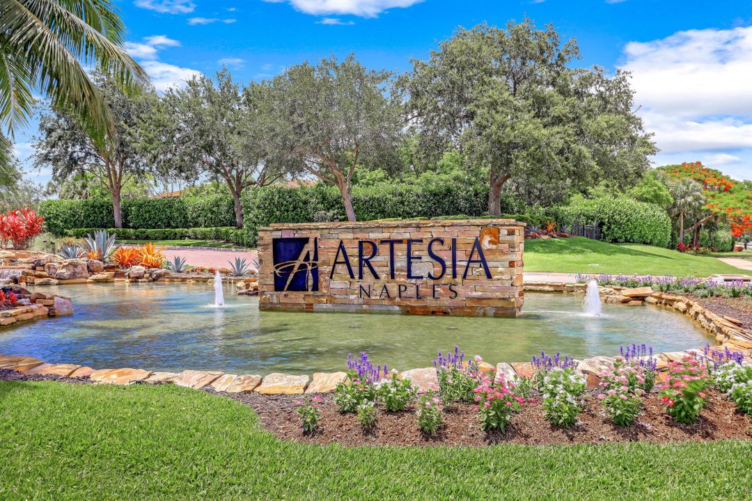 1459 Oceania Dr, Naples, FL 34113