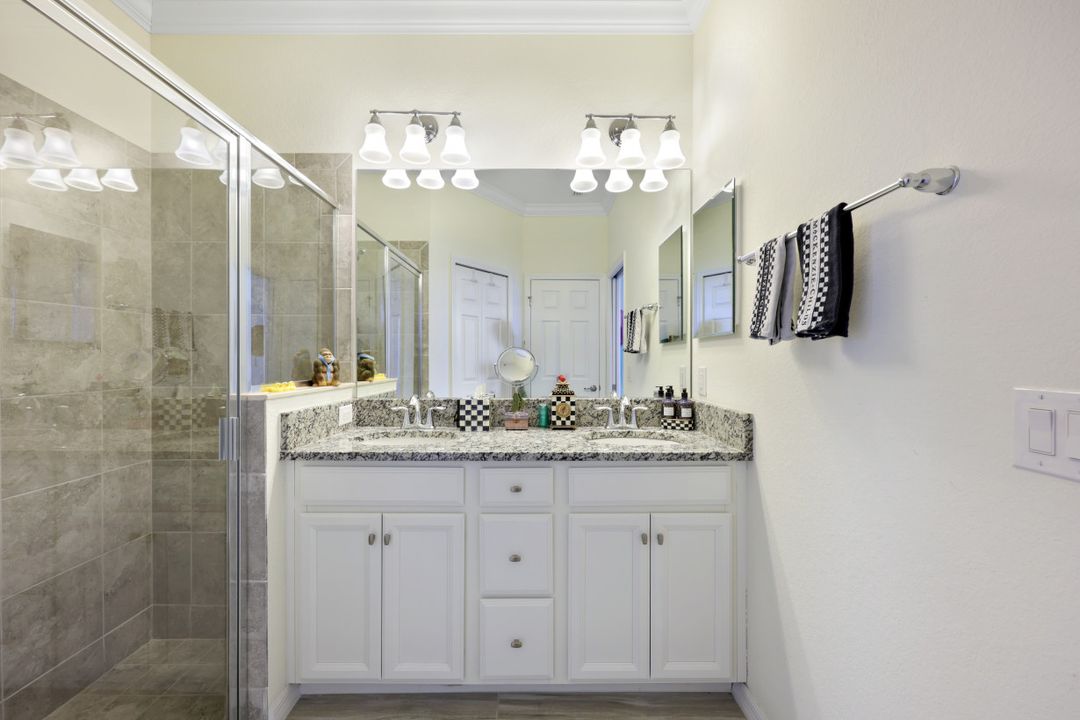 1459 Oceania Dr, Naples, FL 34113