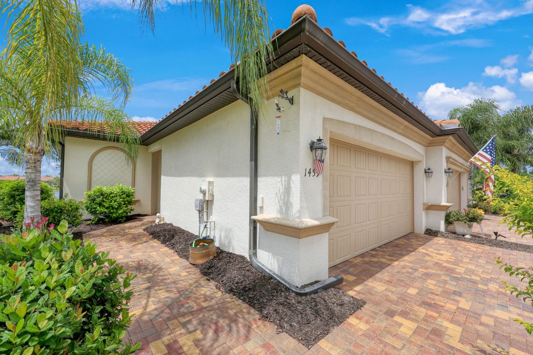 1459 Oceania Dr, Naples, FL 34113