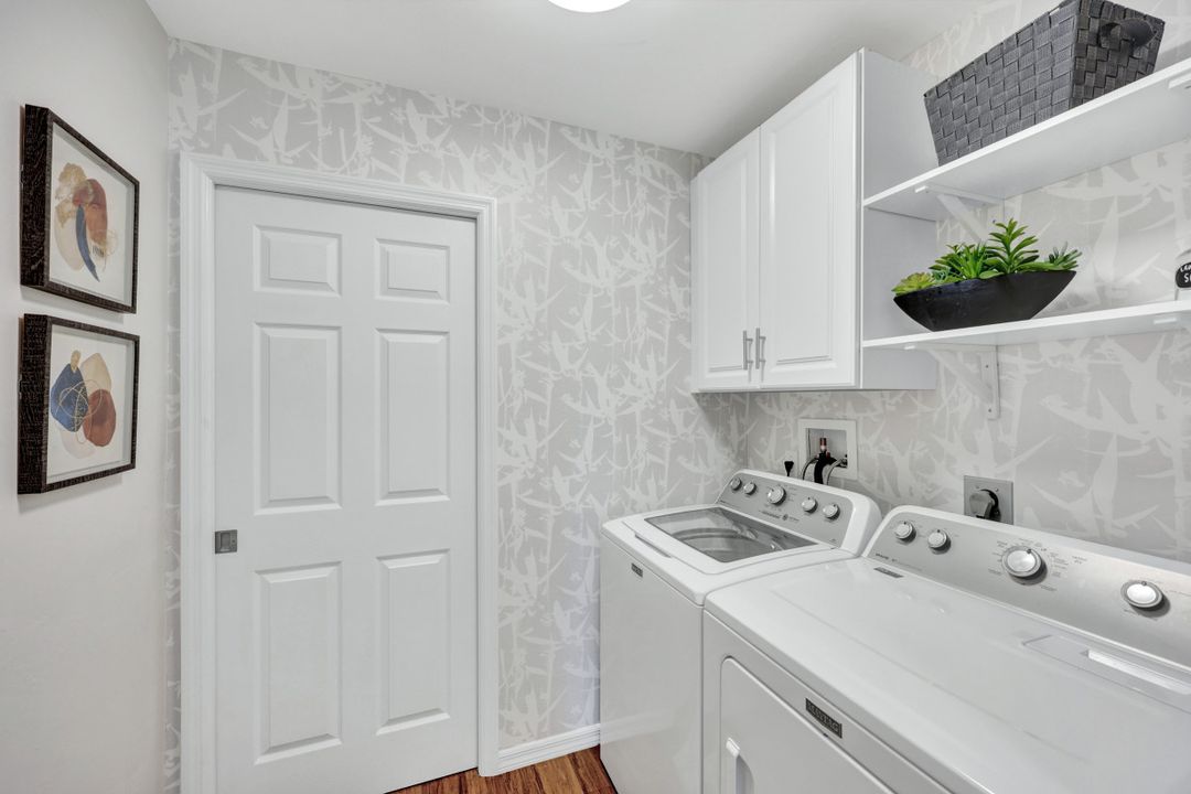752 Wiggins Lake Dr #201, Naples, FL 34110