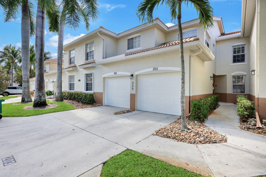 325 Dover Pl #103, Naples, FL 34104