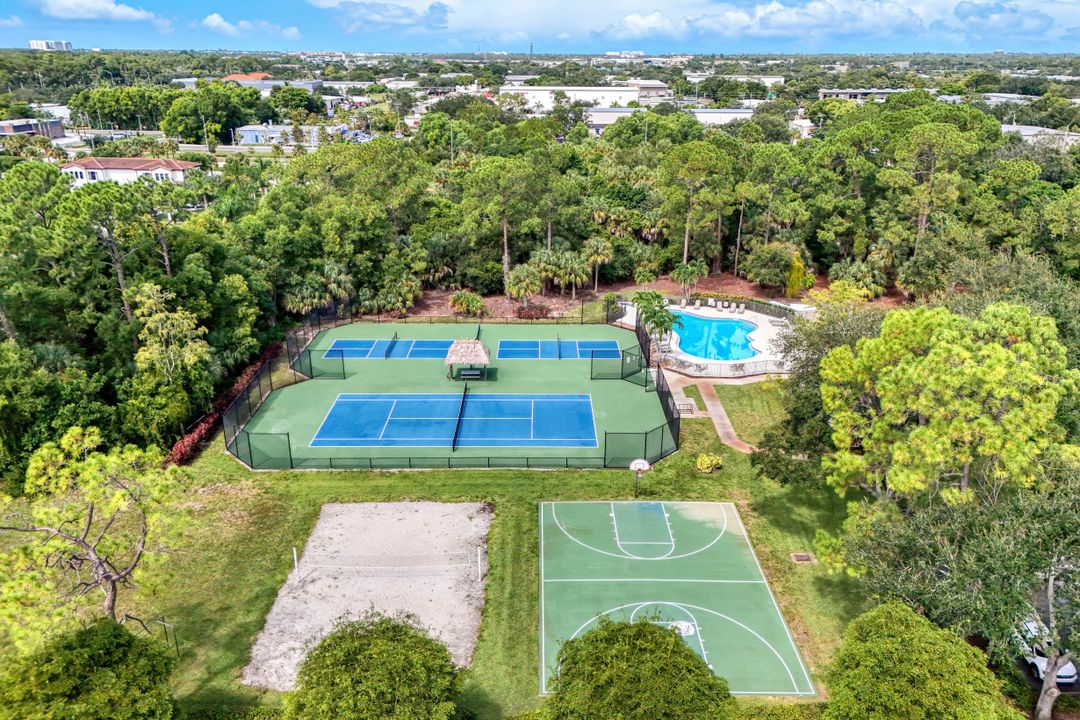 325 Dover Pl #103, Naples, FL 34104