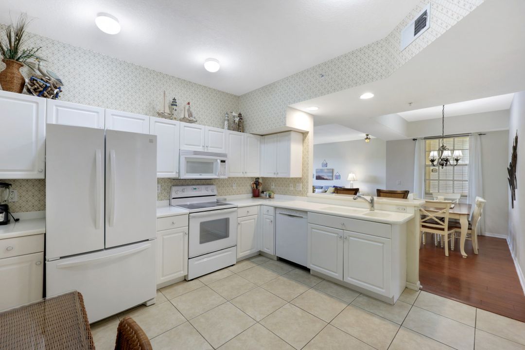 325 Dover Pl #103, Naples, FL 34104