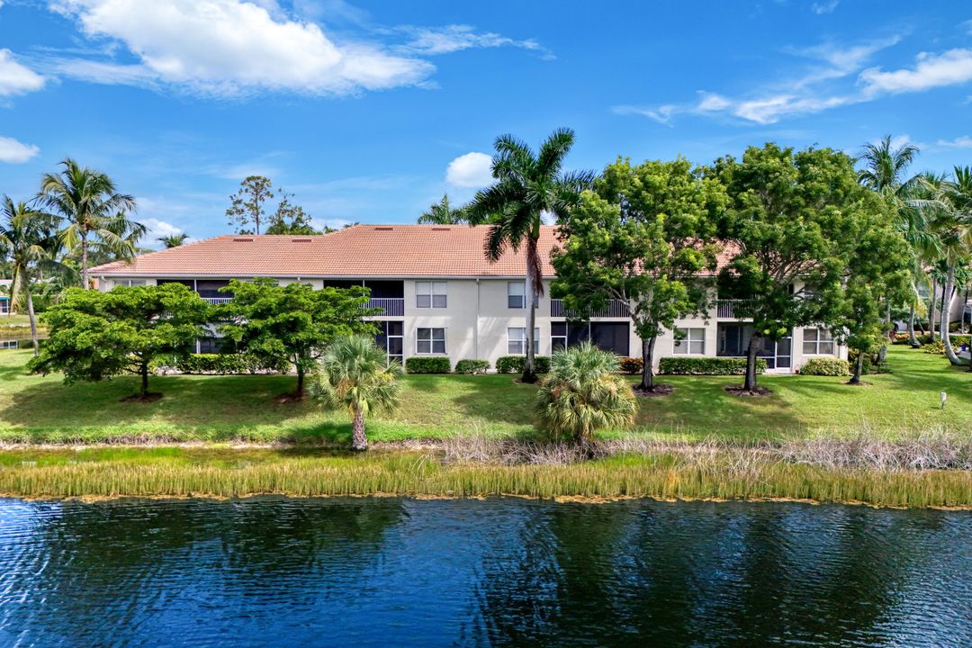 325 Dover Pl #103, Naples, FL 34104