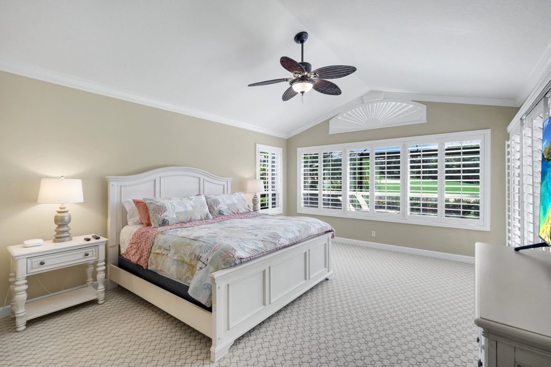 5076 Kensington High St, Naples, FL 34105