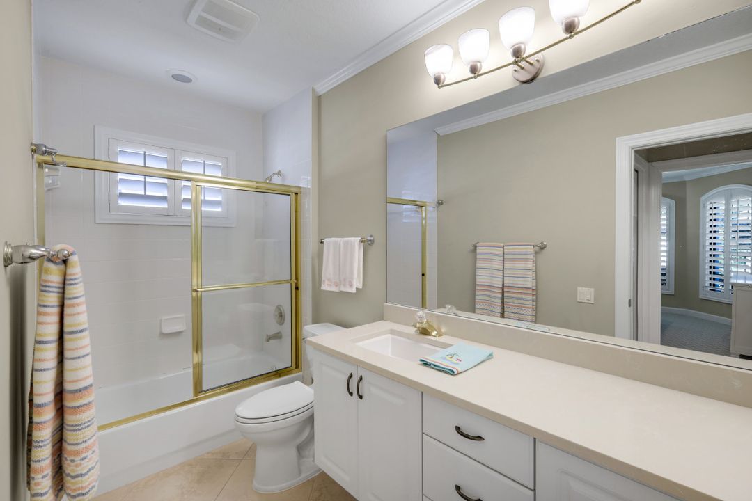 5076 Kensington High St, Naples, FL 34105