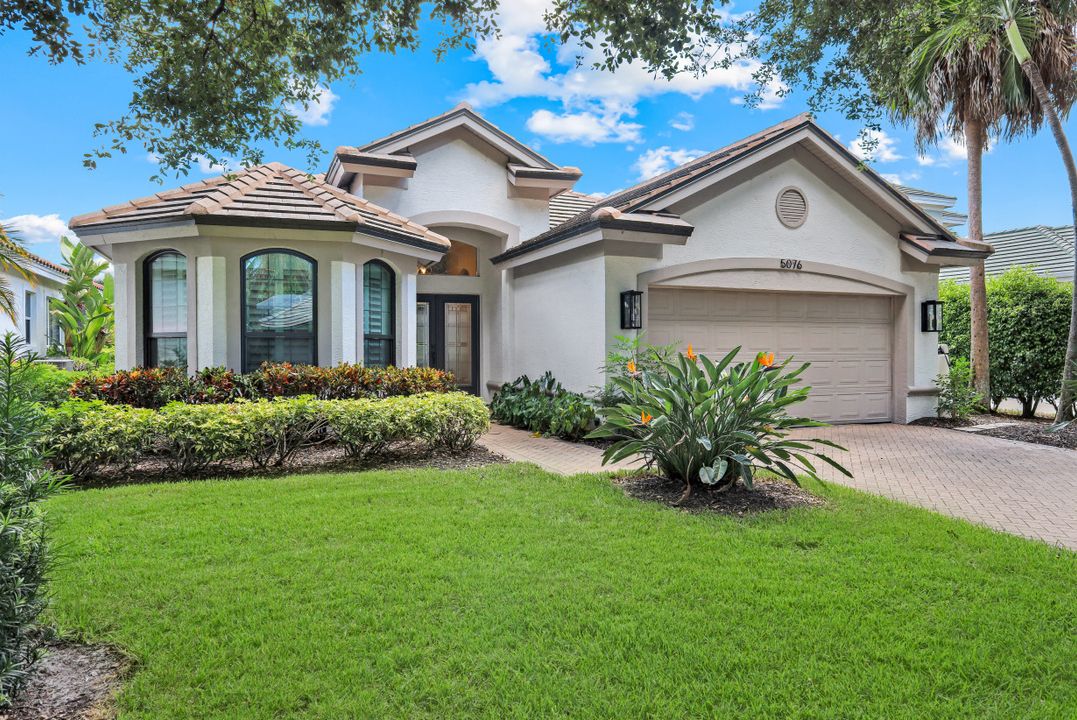 5076 Kensington High St, Naples, FL 34105