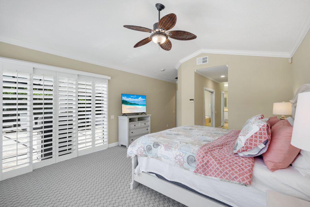 5076 Kensington High St, Naples, FL 34105