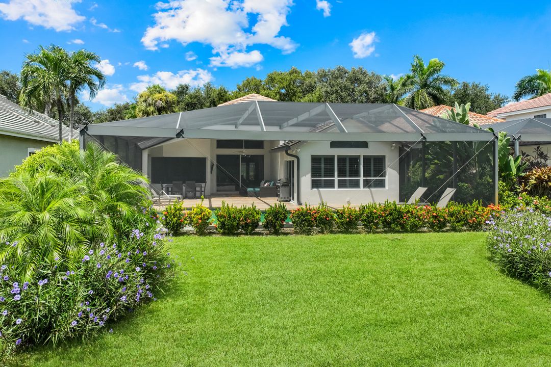 5076 Kensington High St, Naples, FL 34105