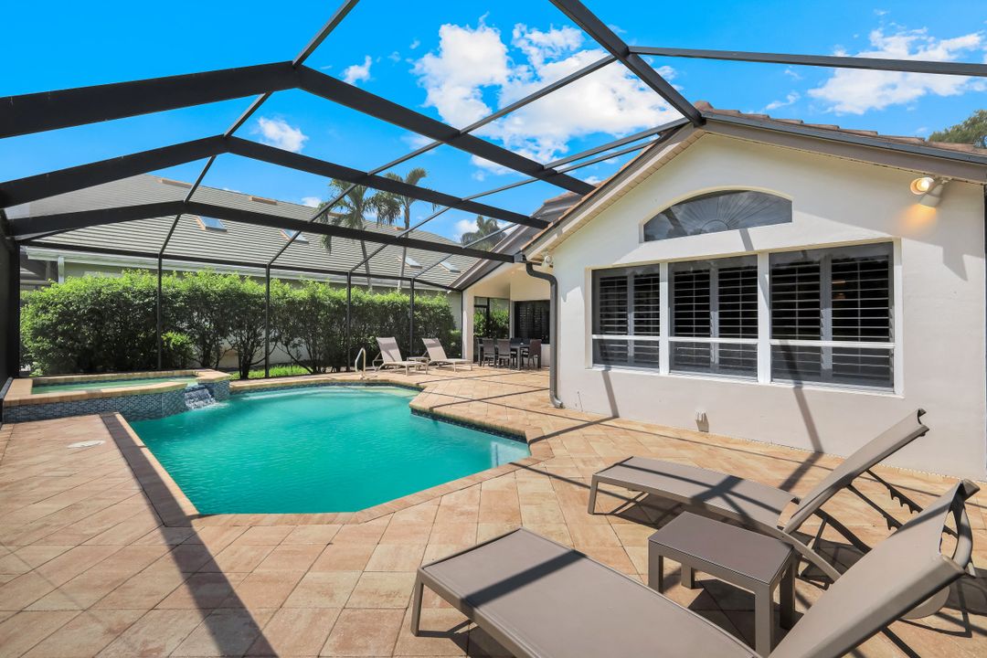 5076 Kensington High St, Naples, FL 34105