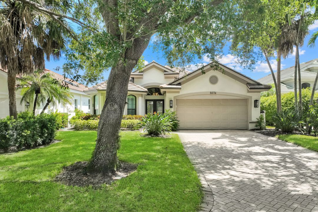 5076 Kensington High St, Naples, FL 34105