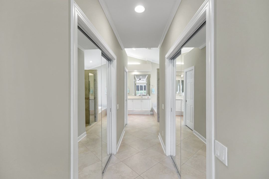 5076 Kensington High St, Naples, FL 34105