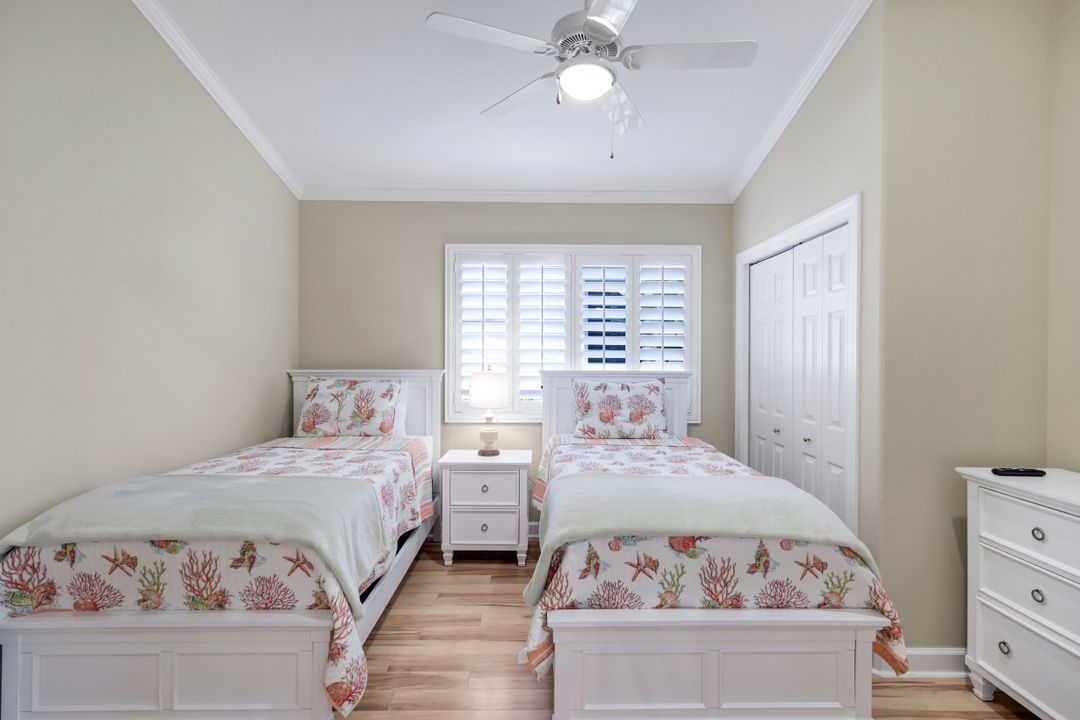 5076 Kensington High St, Naples, FL 34105