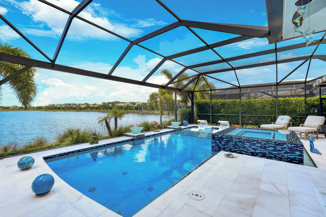 6485 Arriba Ave, Naples, FL 34113