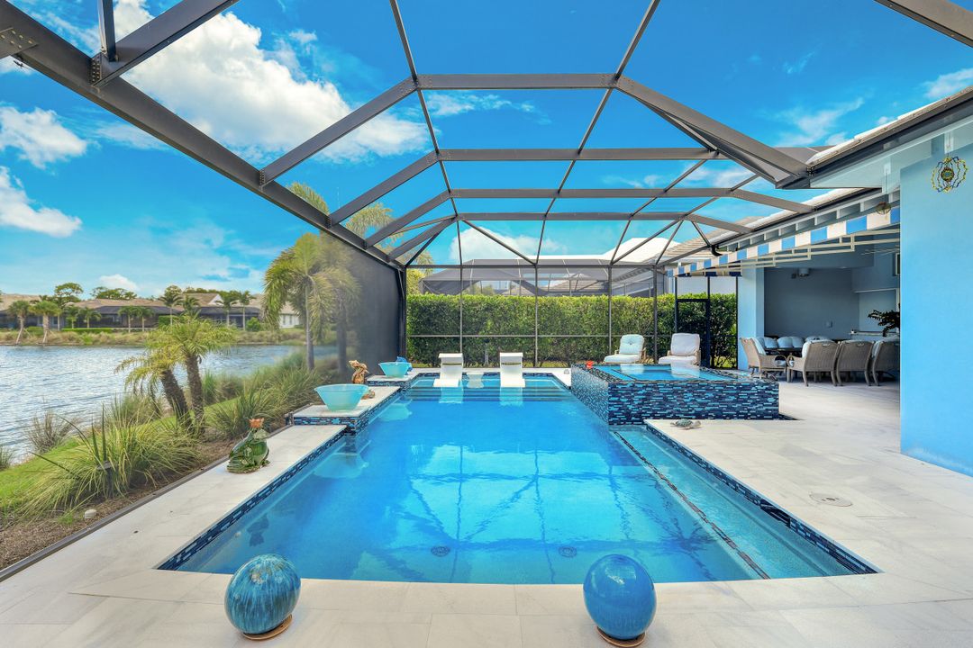 6485 Arriba Ave, Naples, FL 34113