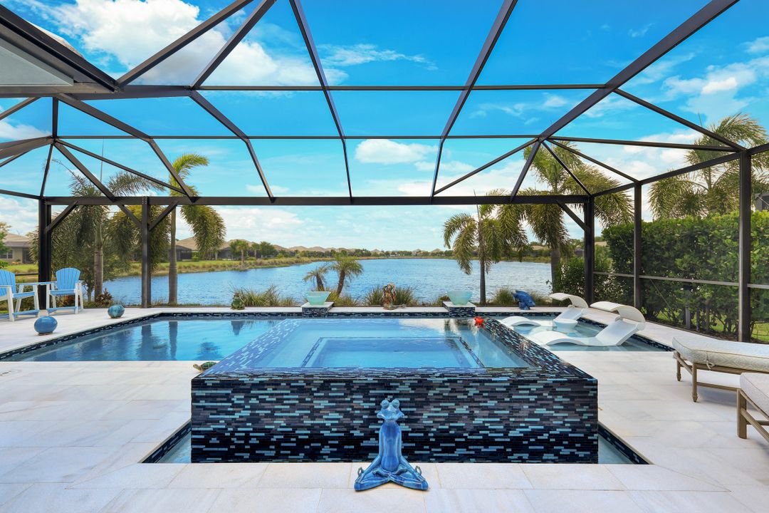 6485 Arriba Ave, Naples, FL 34113