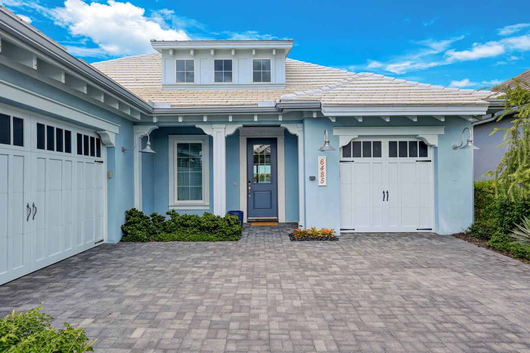 6485 Arriba Ave, Naples, FL 34113