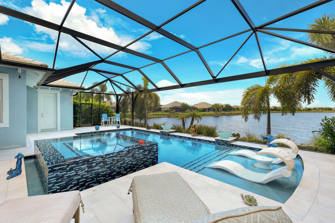 6485 Arriba Ave, Naples, FL 34113