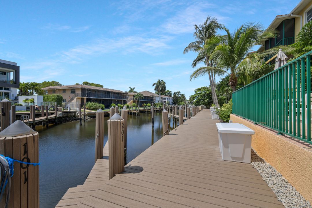 1540 Blue Point Ave #201, Naples, FL 34102