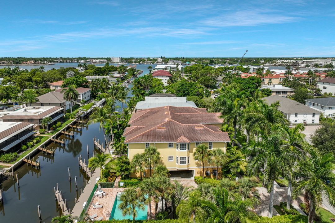 1540 Blue Point Ave #201, Naples, FL 34102