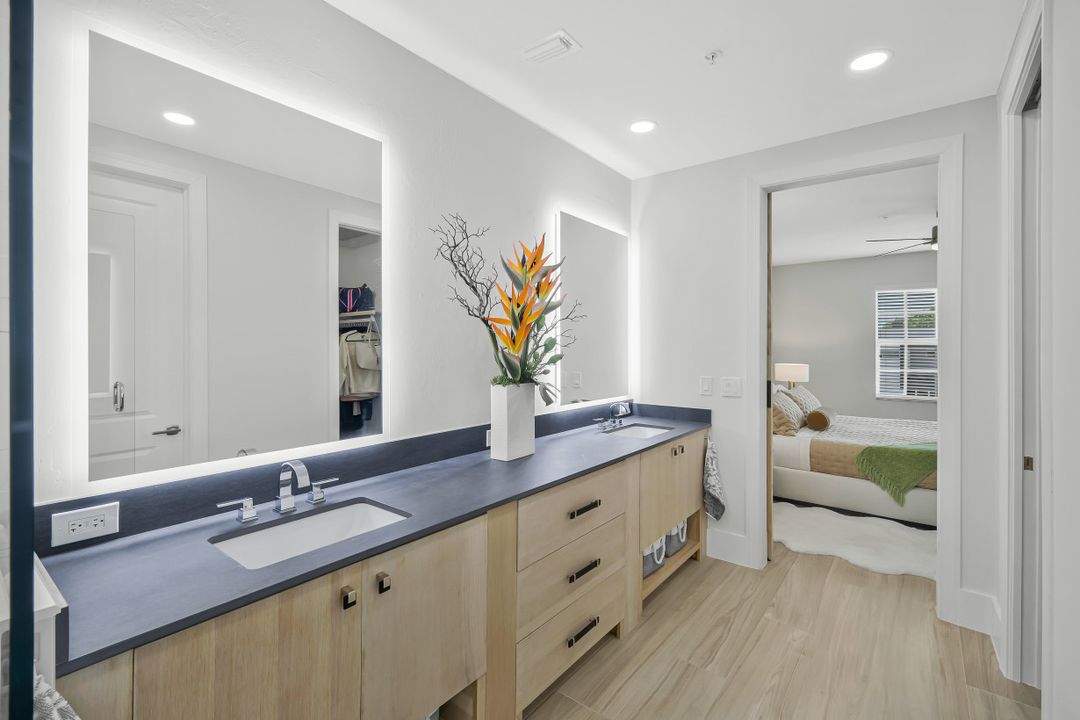 1540 Blue Point Ave #201, Naples, FL 34102