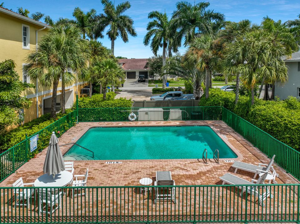 1540 Blue Point Ave #201, Naples, FL 34102