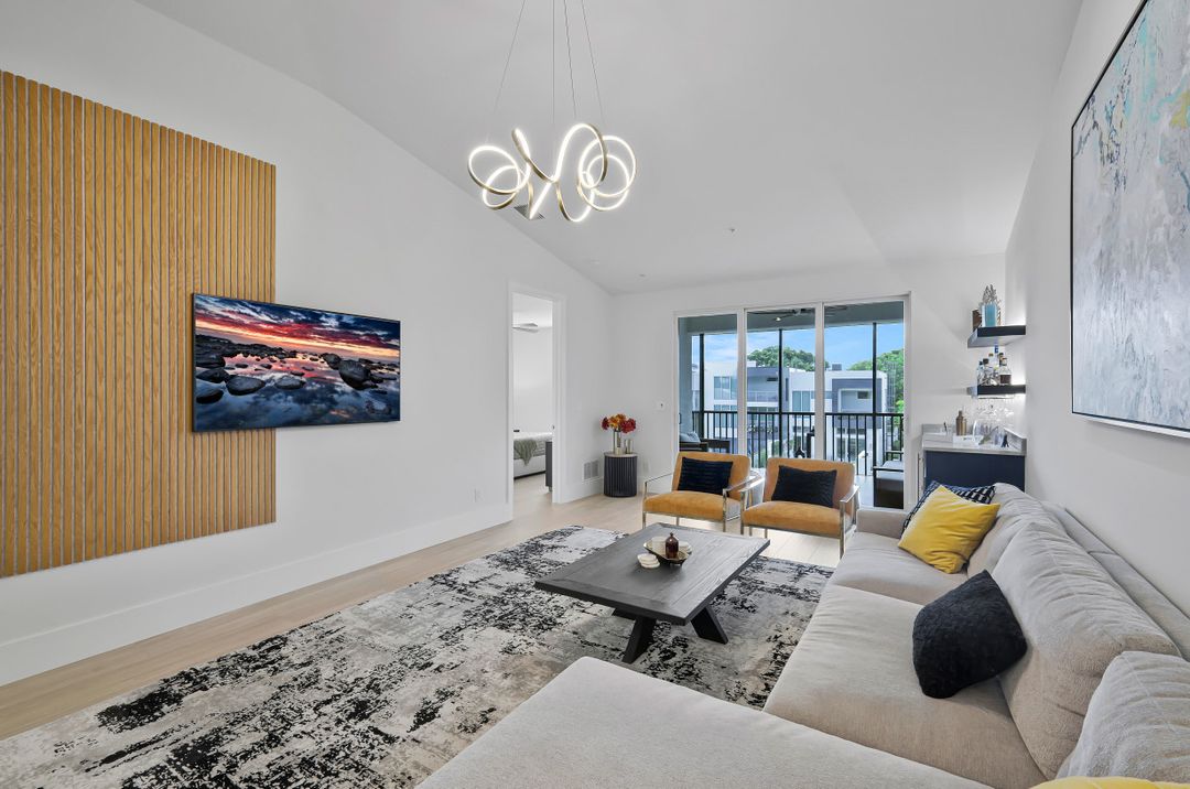 1540 Blue Point Ave #201, Naples, FL 34102
