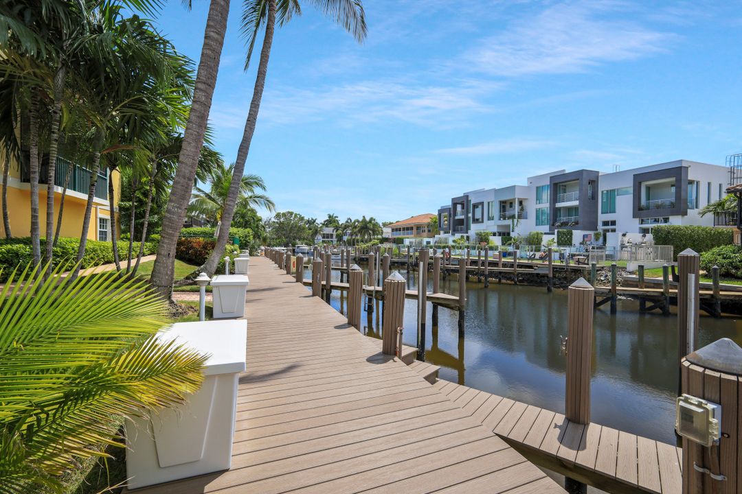 1540 Blue Point Ave #201, Naples, FL 34102