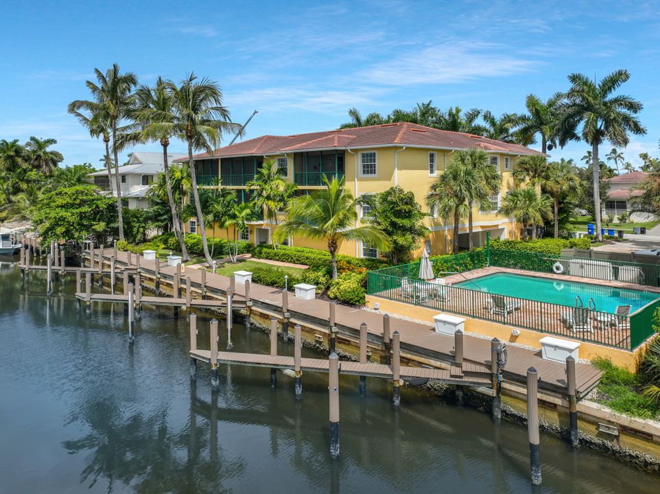 1540 Blue Point Ave #201, Naples, FL 34102