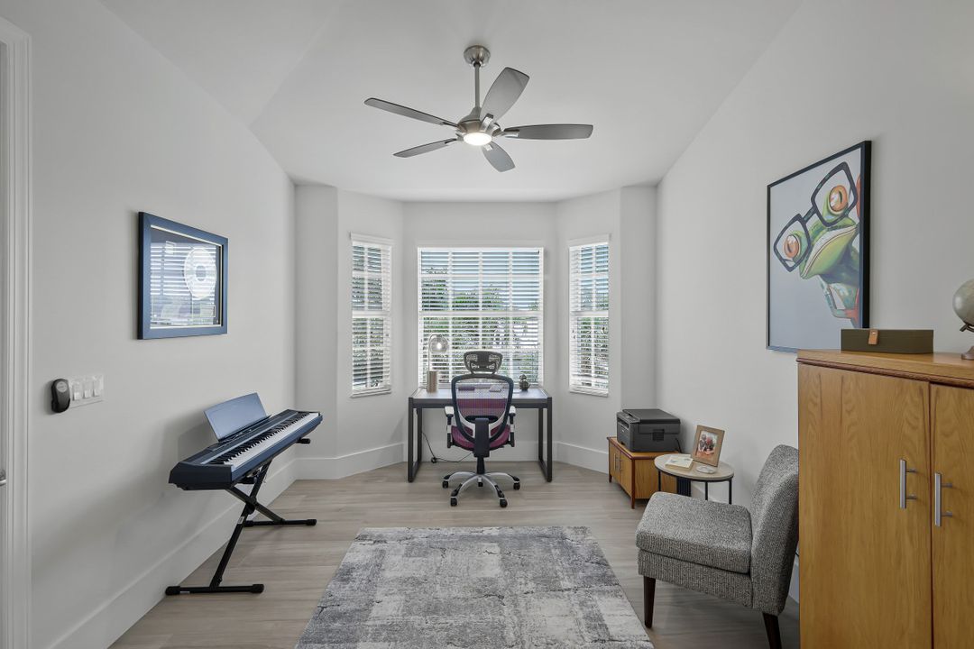 1540 Blue Point Ave #201, Naples, FL 34102
